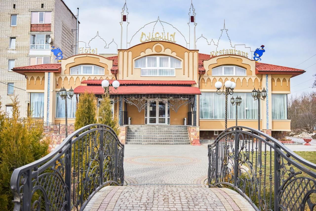 Hotel Східний à Berezhany Extérieur photo
