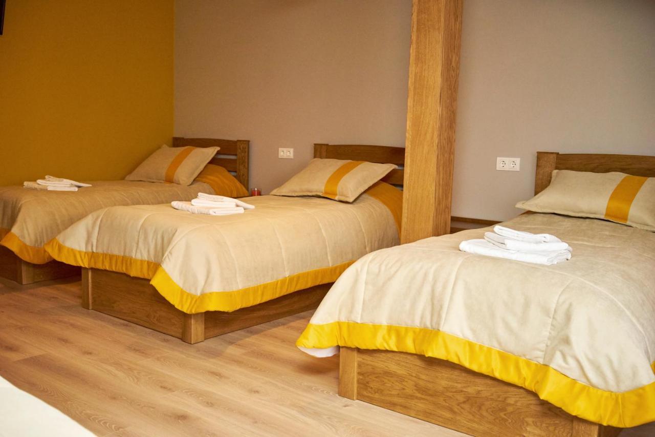 Hotel Східний à Berezhany Extérieur photo