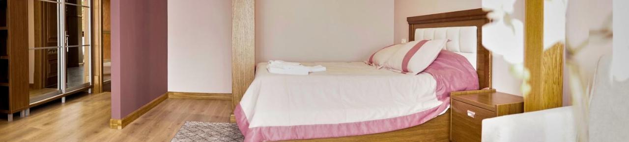 Hotel Східний à Berezhany Extérieur photo