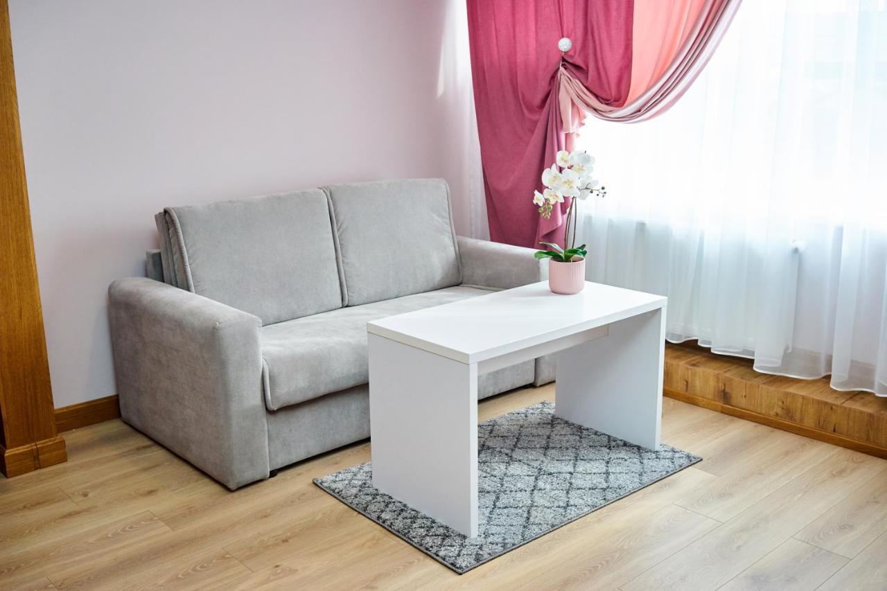 Hotel Східний à Berezhany Extérieur photo