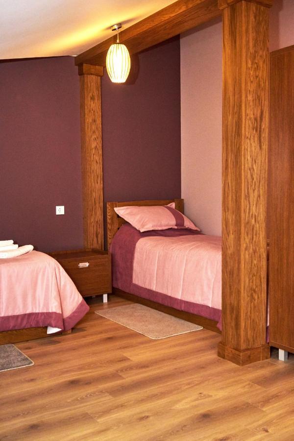 Hotel Східний à Berezhany Extérieur photo