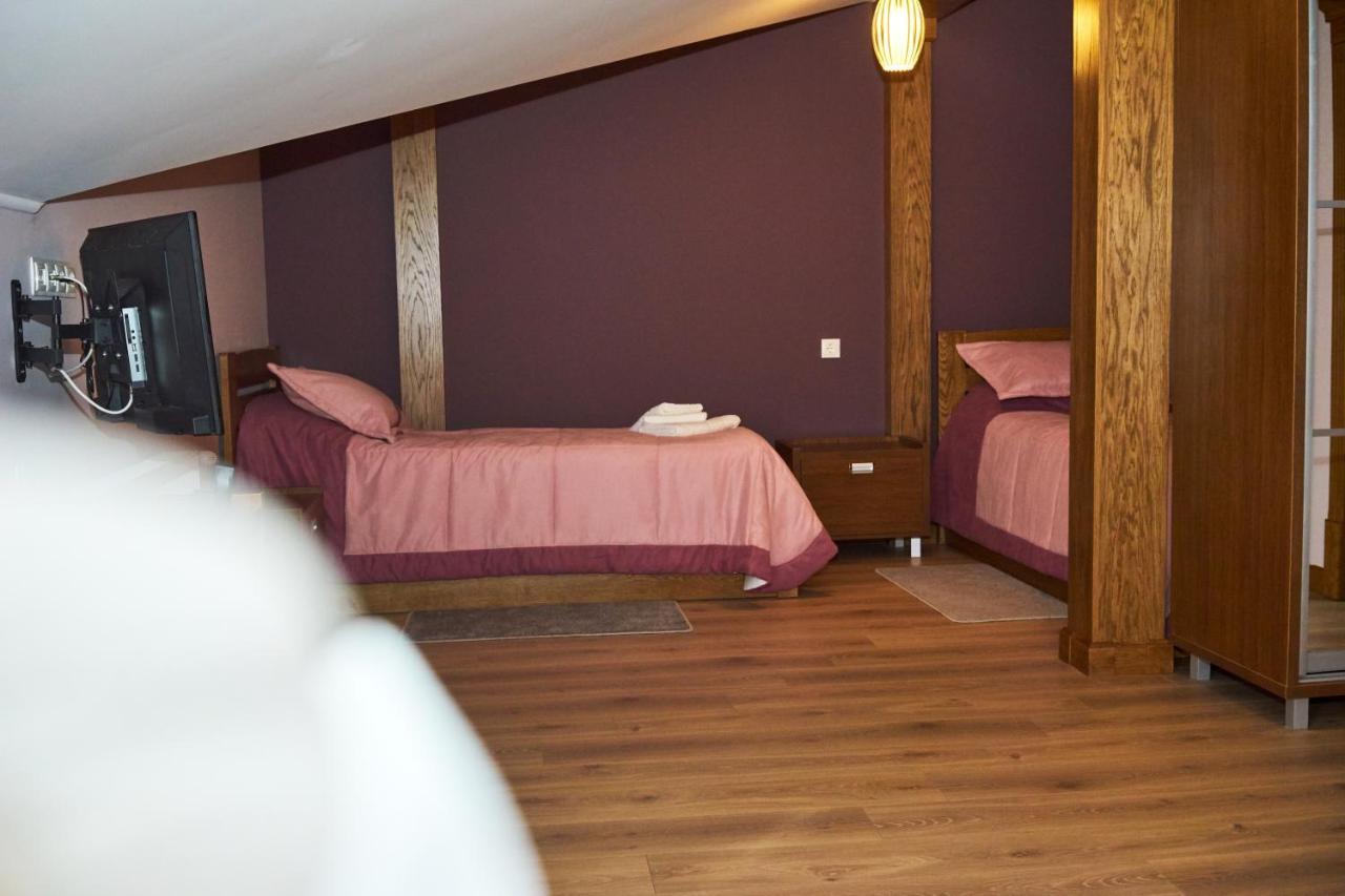 Hotel Східний à Berezhany Extérieur photo