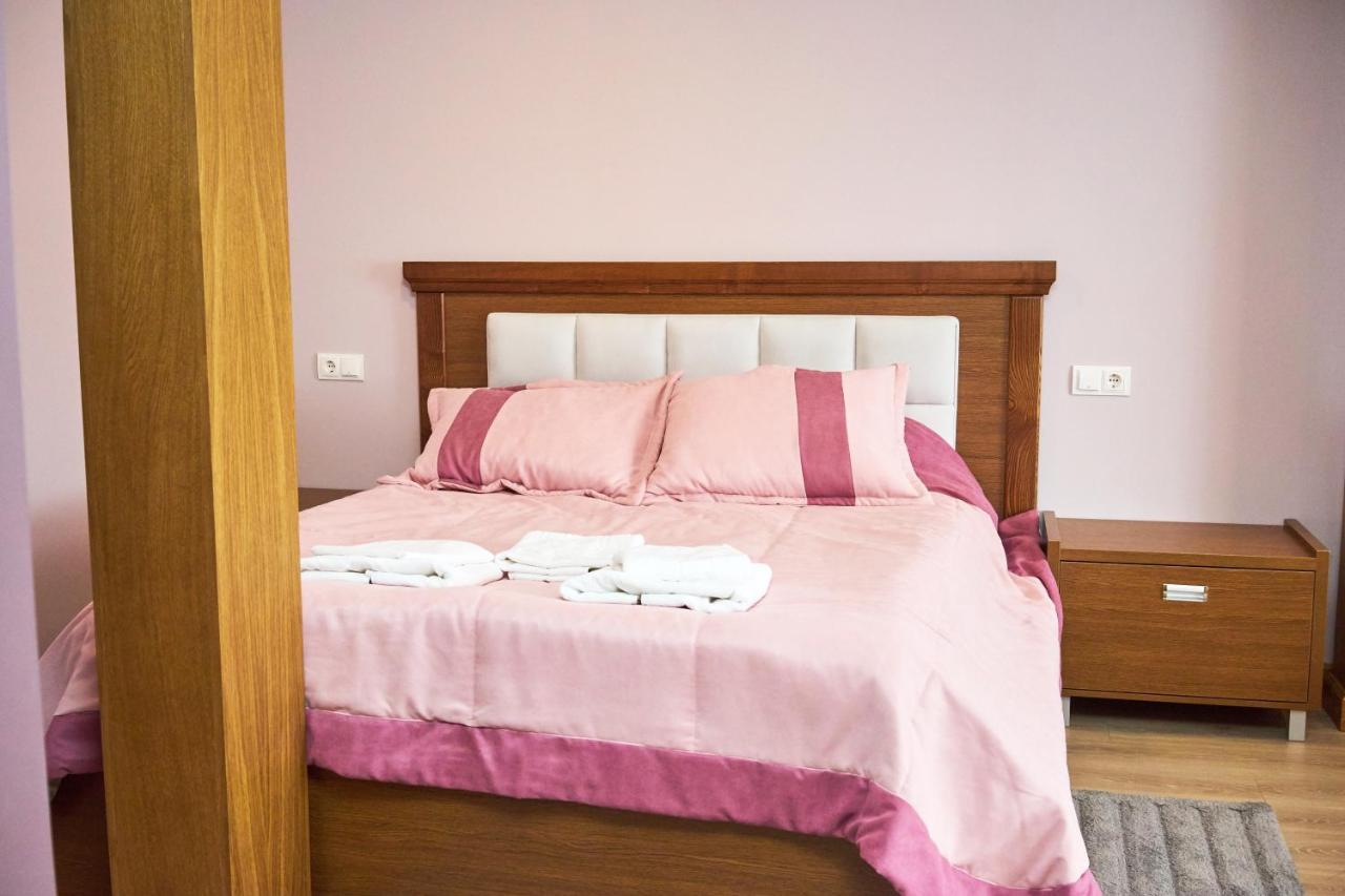 Hotel Східний à Berezhany Extérieur photo