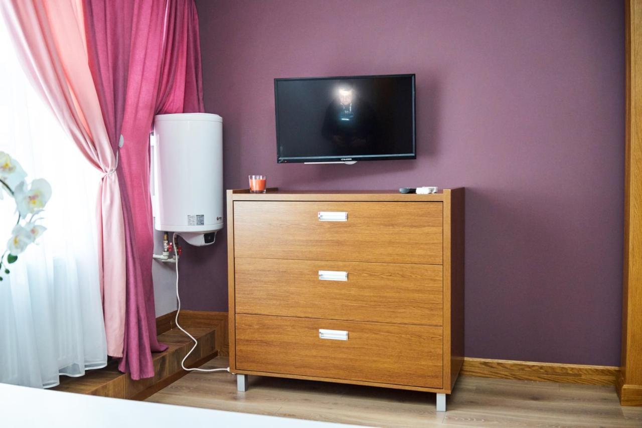 Hotel Східний à Berezhany Extérieur photo