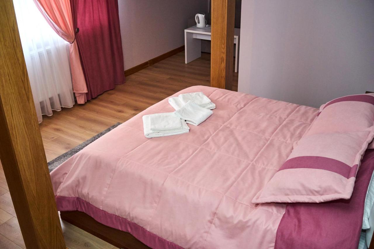 Hotel Східний à Berezhany Extérieur photo