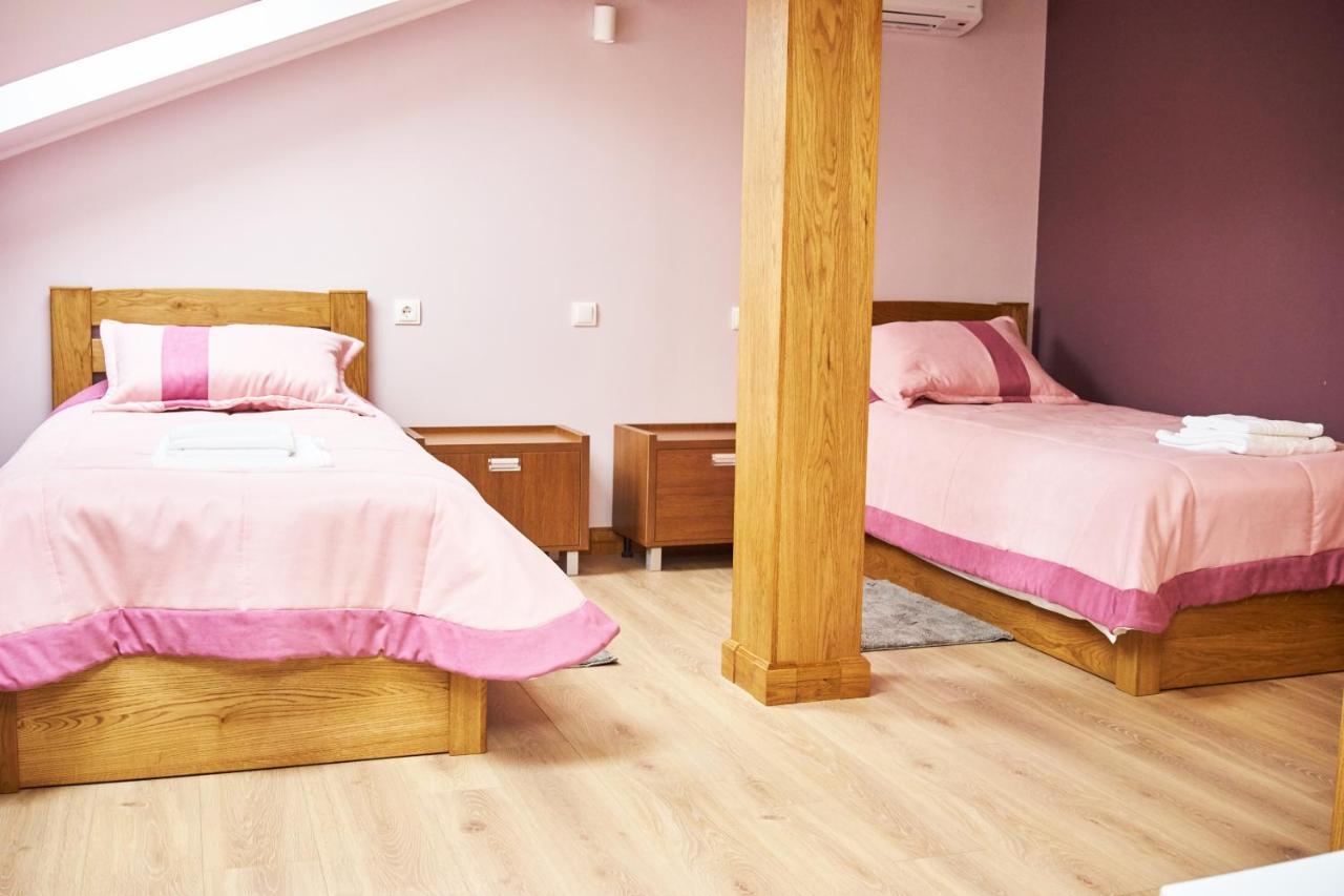 Hotel Східний à Berezhany Extérieur photo