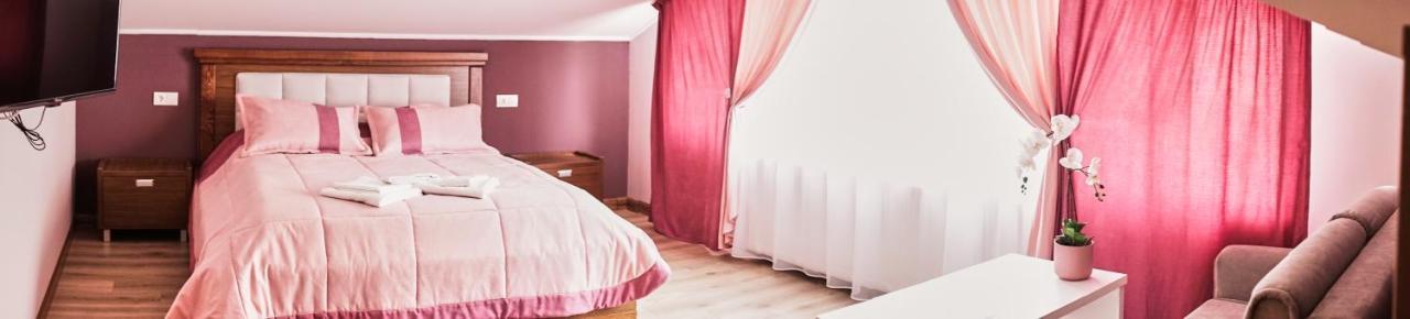 Hotel Східний à Berezhany Extérieur photo