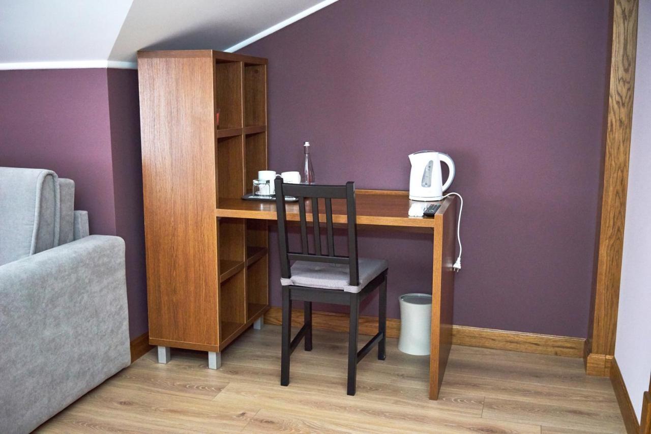 Hotel Східний à Berezhany Extérieur photo