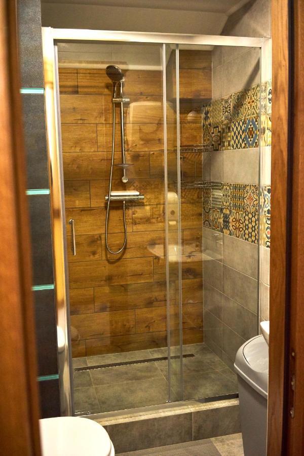 Hotel Східний à Berezhany Extérieur photo